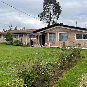 Quito Eco Airport - Bed & Breakfast